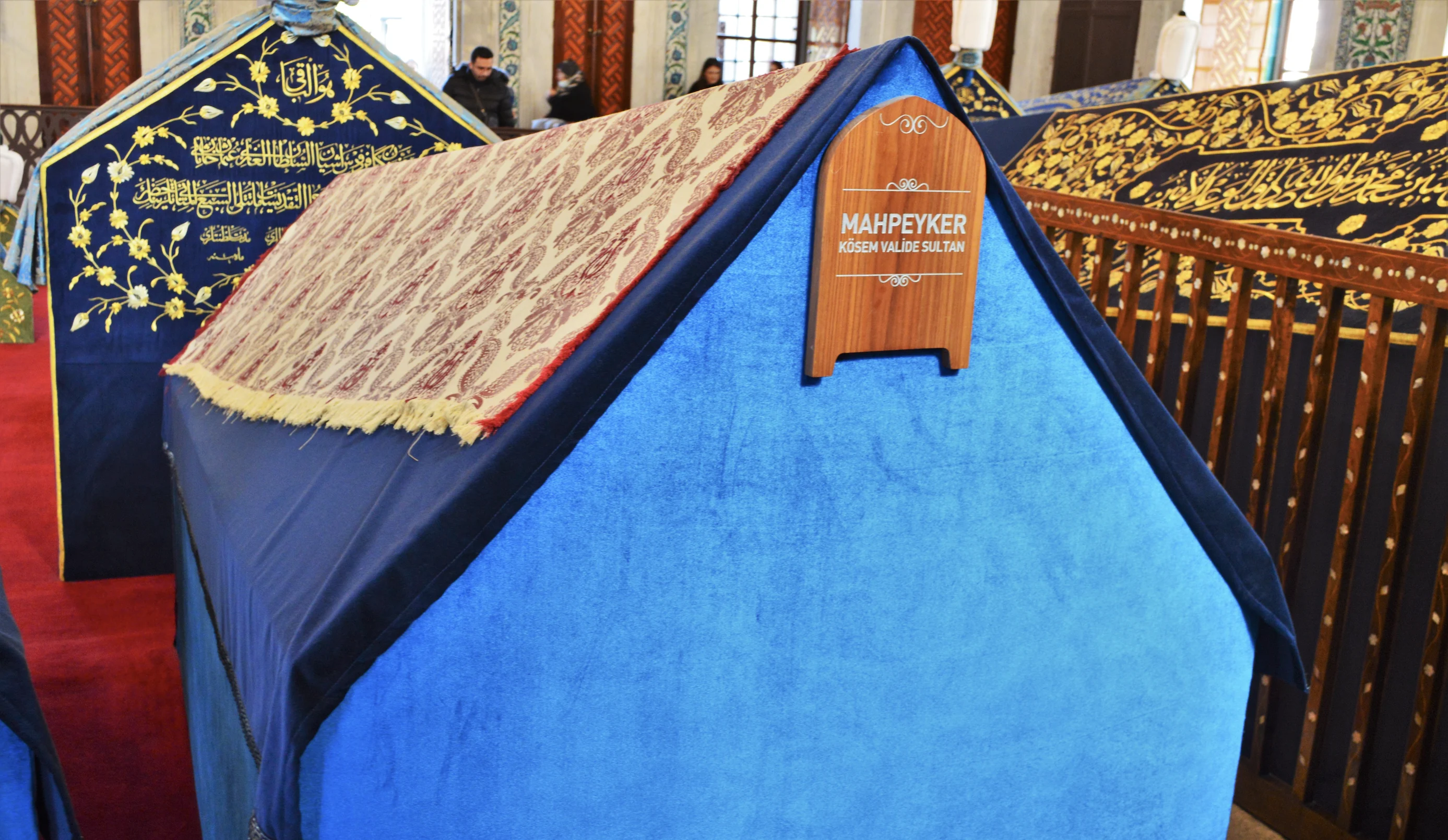 The tomb of Kösem Sultan, labelled with her harem name Mahpeyker, in the precinct of the Sultan Ahmed Mosque in Istanbul